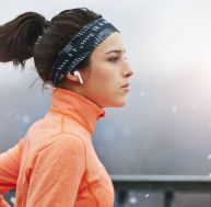Écouteurs : les nouveautés sans fil / iStock.com-AJ_Watt